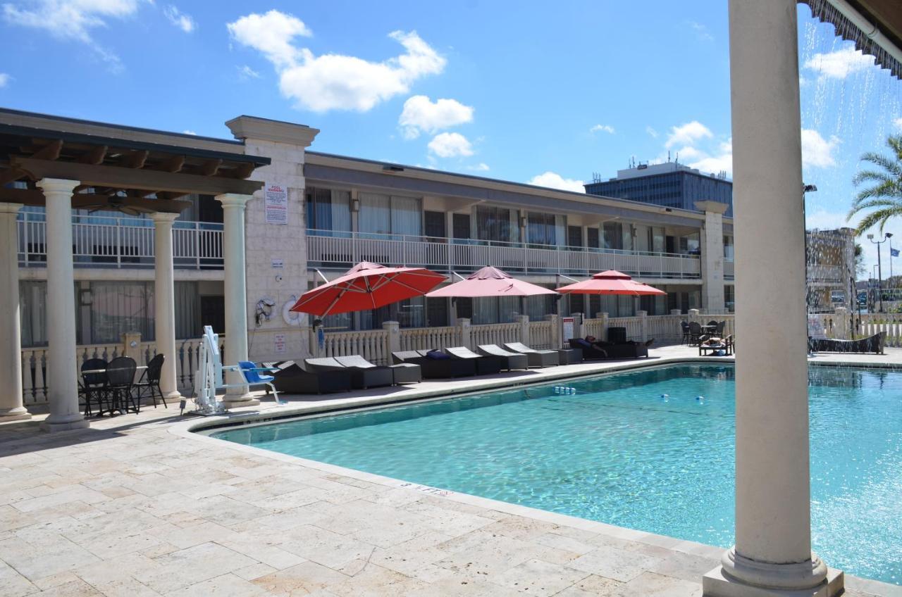 Quality Inn And Conference Center Tampa-Brandon Heartland Экстерьер фото