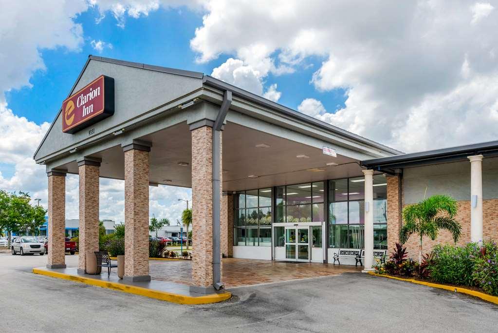 Quality Inn And Conference Center Tampa-Brandon Heartland Экстерьер фото