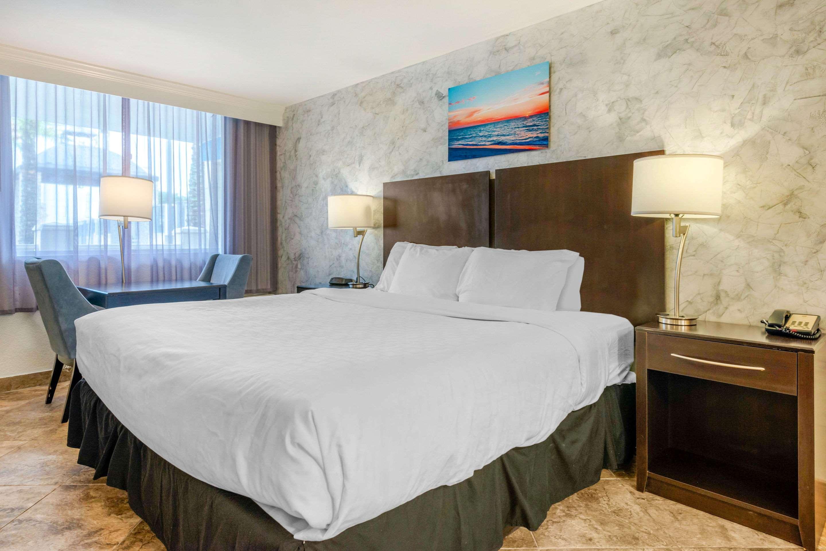Quality Inn And Conference Center Tampa-Brandon Heartland Экстерьер фото