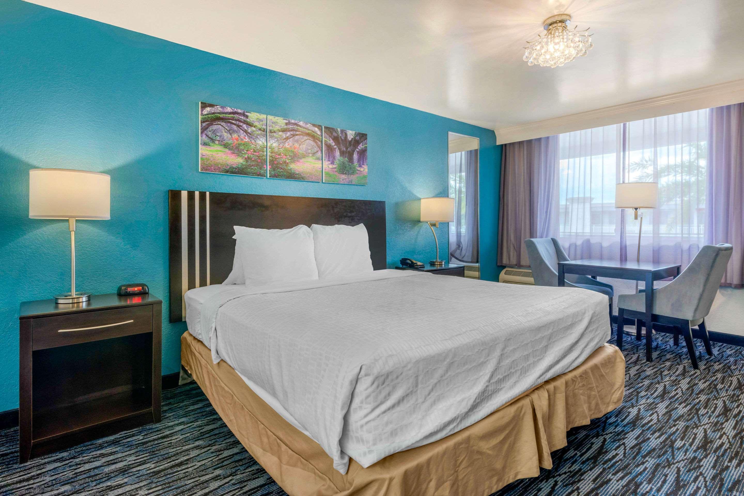 Quality Inn And Conference Center Tampa-Brandon Heartland Экстерьер фото
