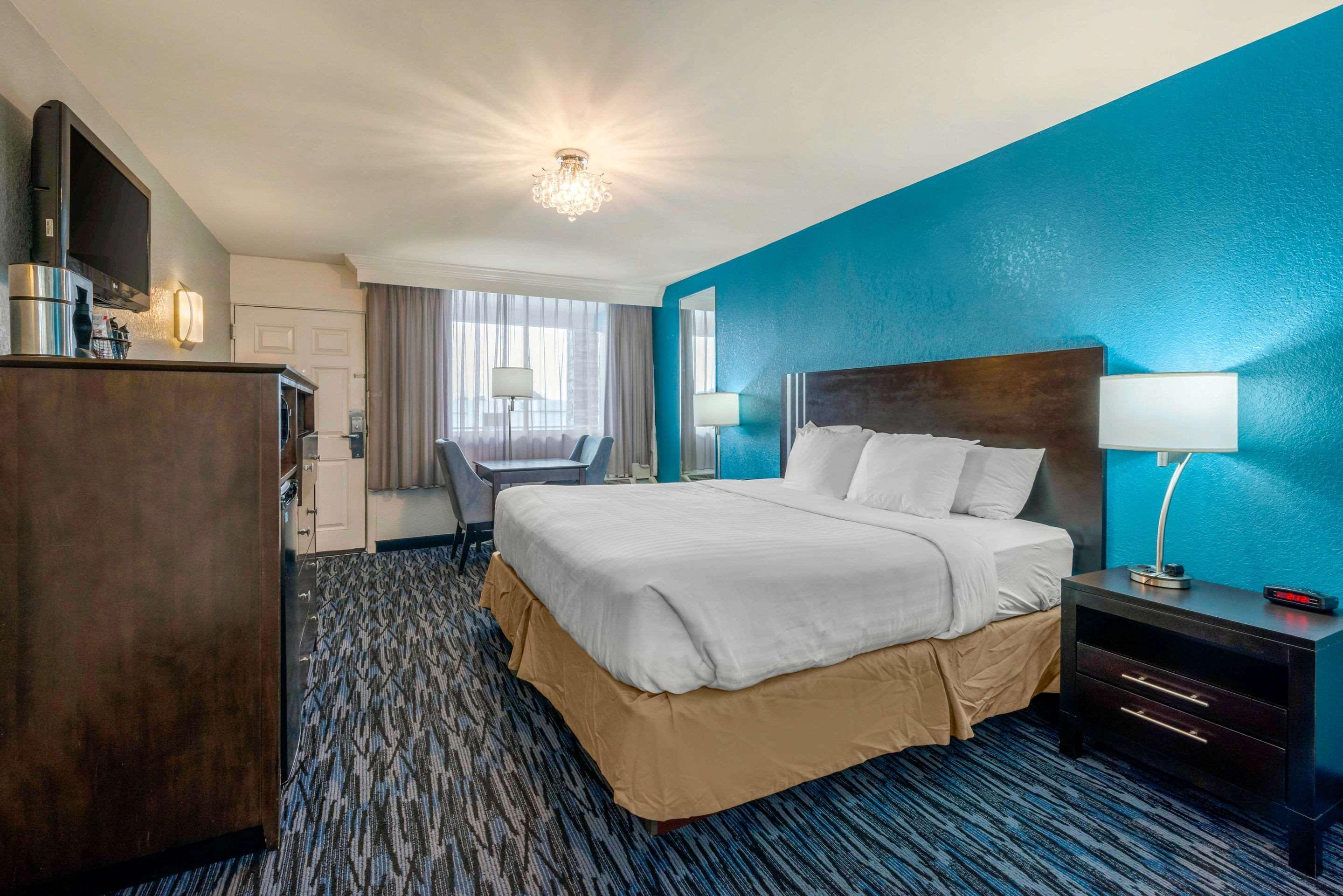 Quality Inn And Conference Center Tampa-Brandon Heartland Экстерьер фото