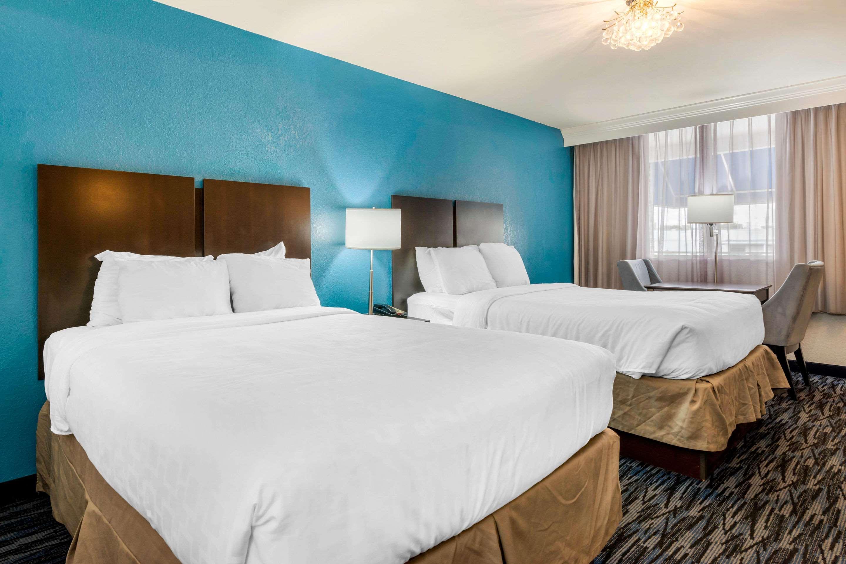 Quality Inn And Conference Center Tampa-Brandon Heartland Экстерьер фото