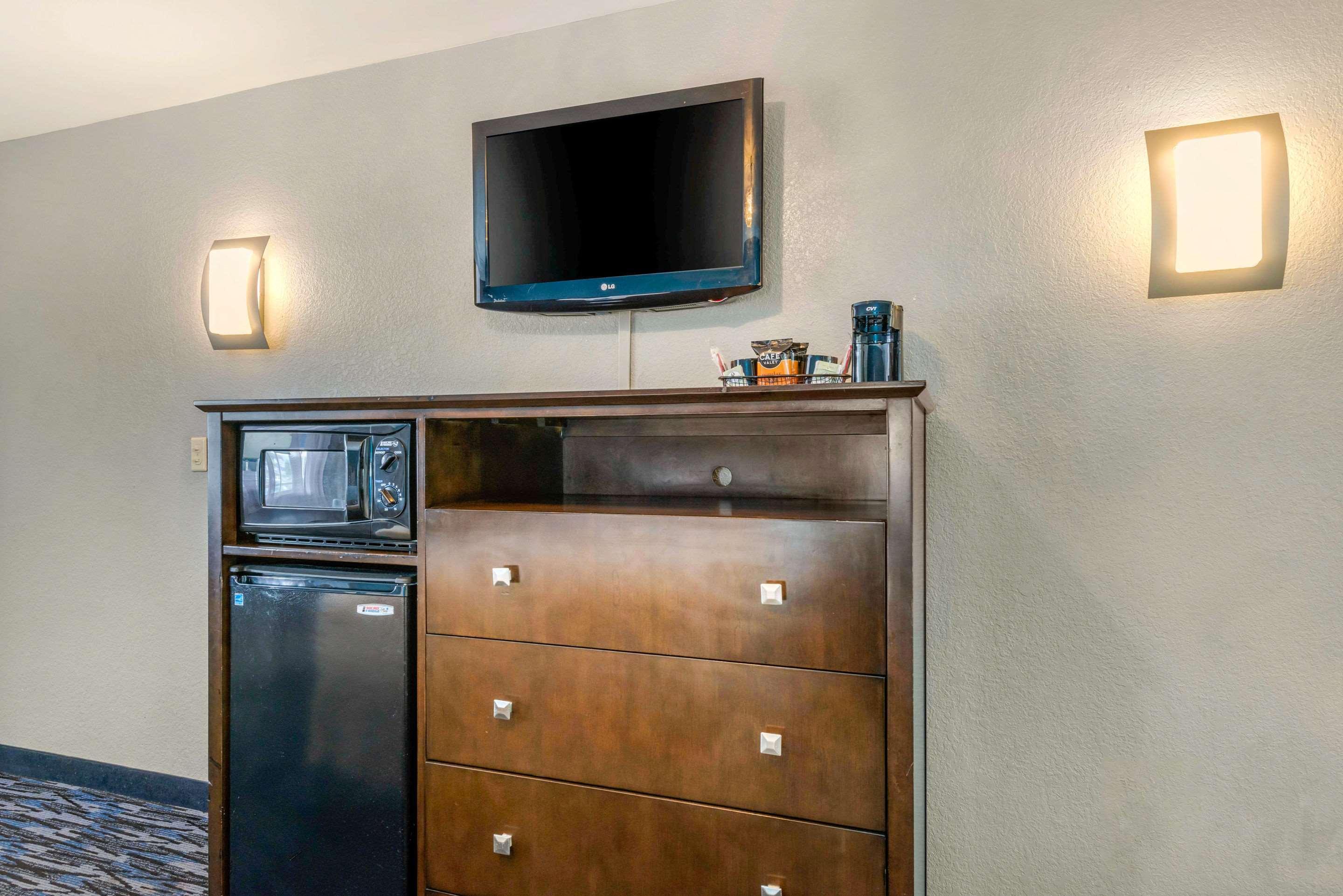 Quality Inn And Conference Center Tampa-Brandon Heartland Экстерьер фото