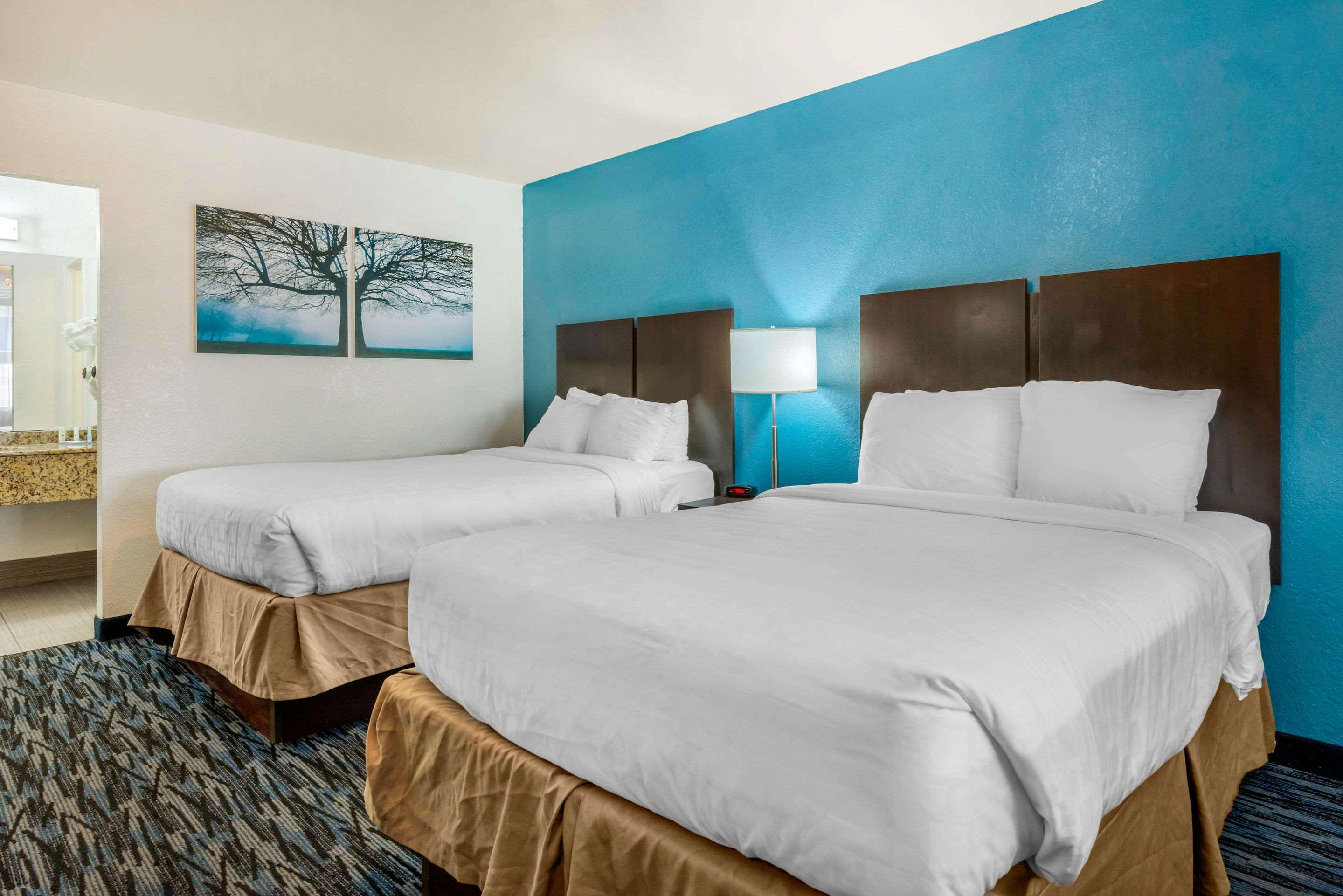 Quality Inn And Conference Center Tampa-Brandon Heartland Экстерьер фото