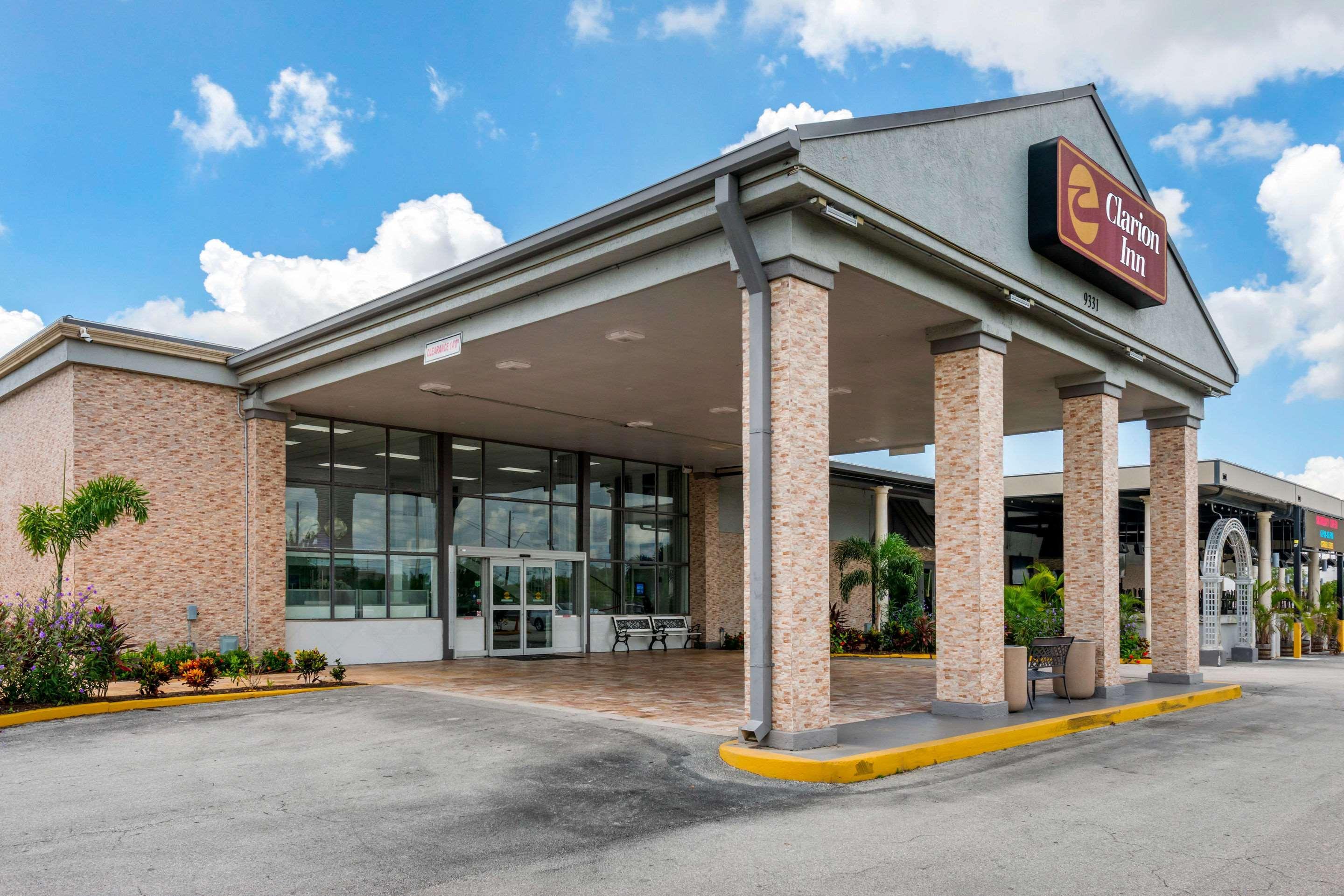 Quality Inn And Conference Center Tampa-Brandon Heartland Экстерьер фото