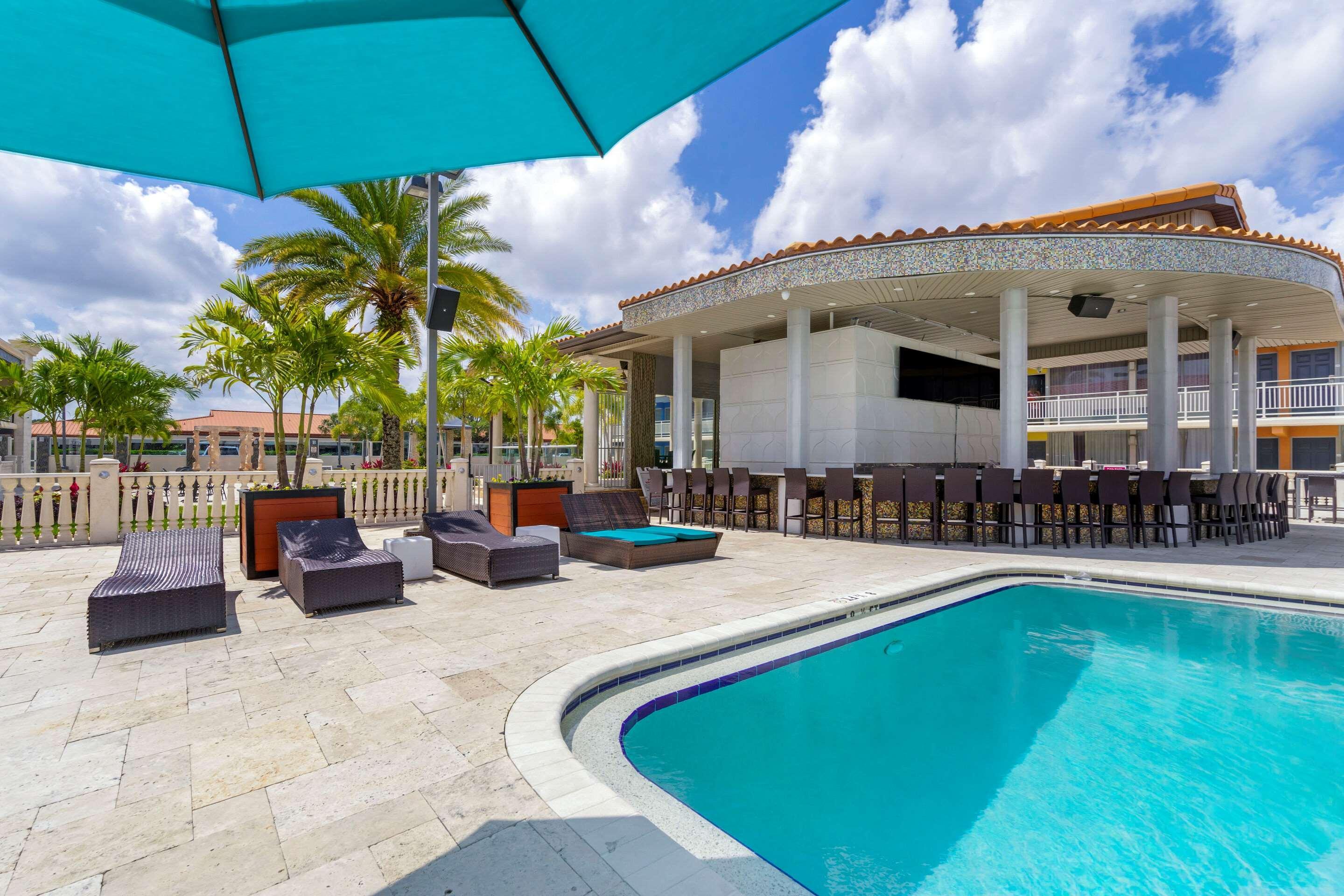 Quality Inn And Conference Center Tampa-Brandon Heartland Экстерьер фото