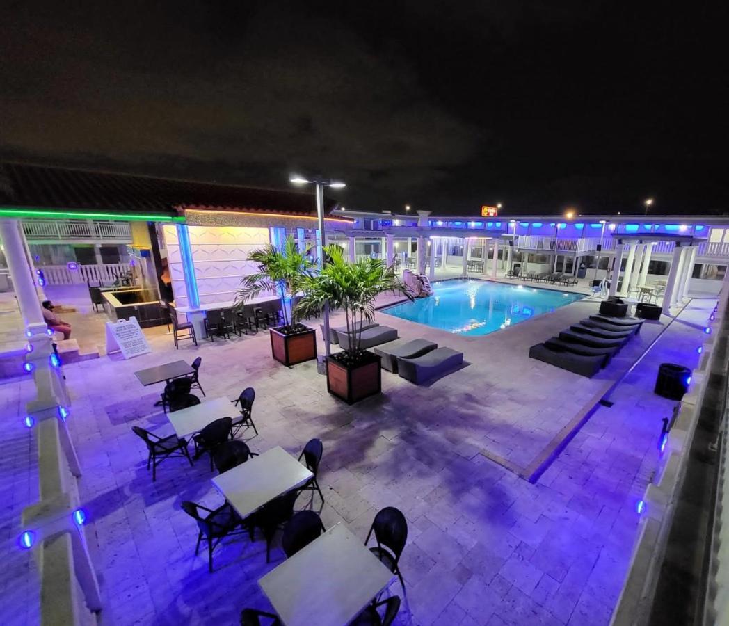 Quality Inn And Conference Center Tampa-Brandon Heartland Экстерьер фото