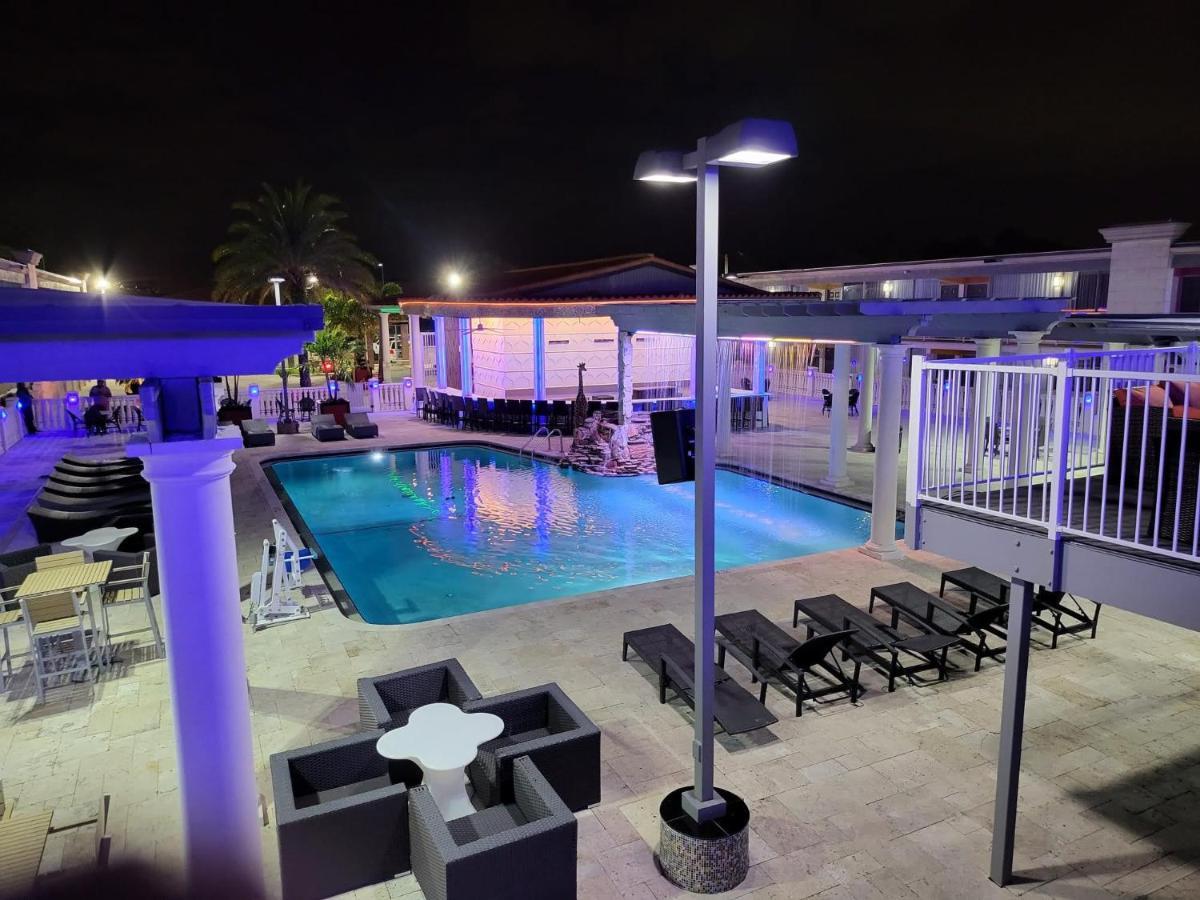 Quality Inn And Conference Center Tampa-Brandon Heartland Экстерьер фото
