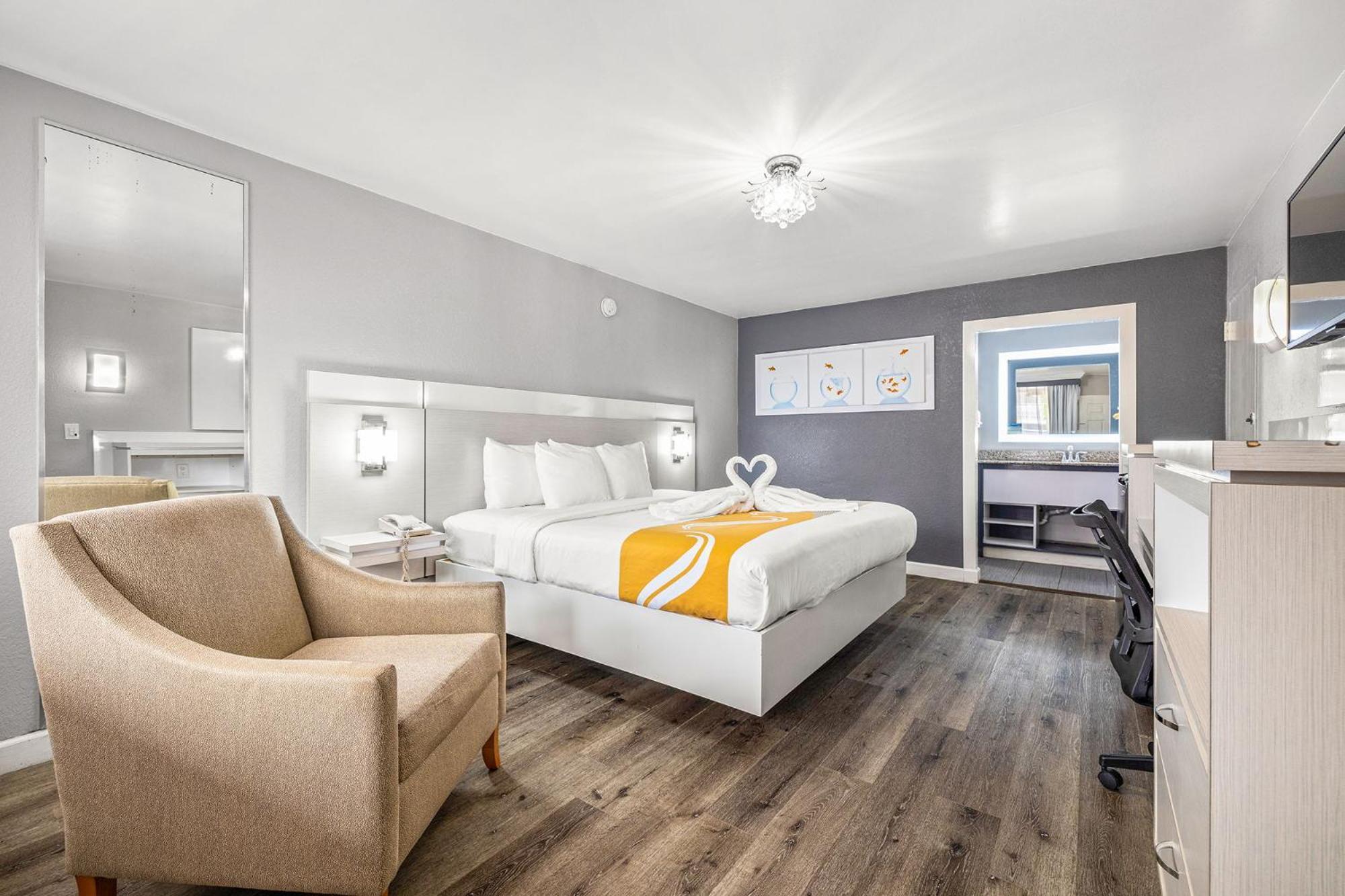 Quality Inn And Conference Center Tampa-Brandon Heartland Экстерьер фото