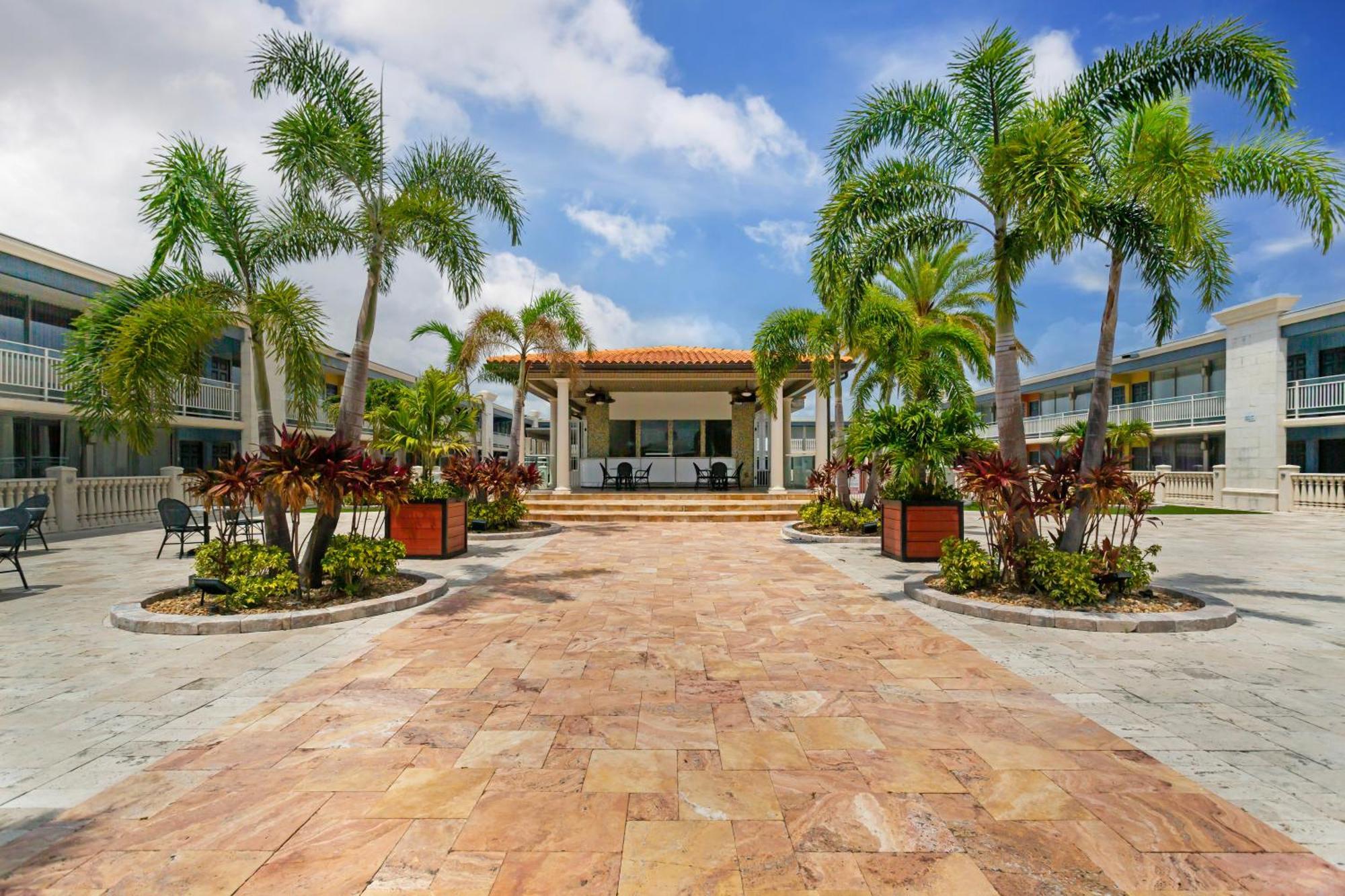 Quality Inn And Conference Center Tampa-Brandon Heartland Экстерьер фото