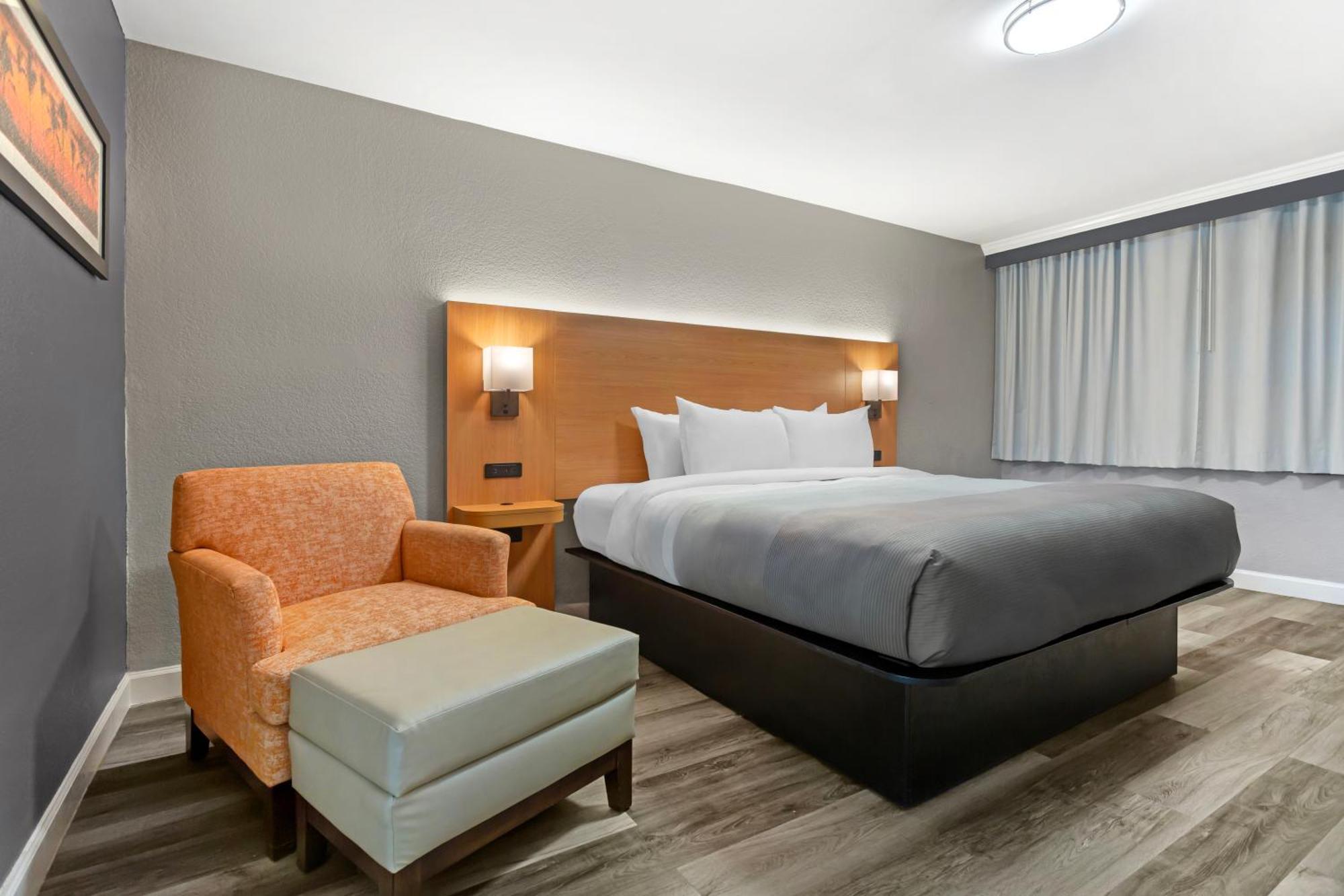 Quality Inn And Conference Center Tampa-Brandon Heartland Экстерьер фото